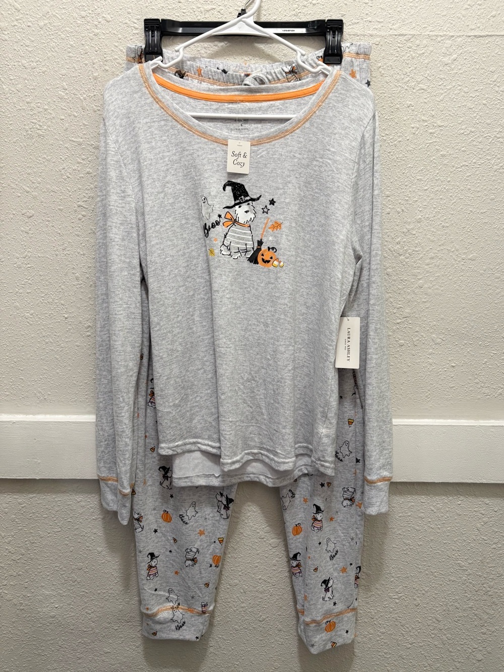 Laura Ashley Halloween with Signature Dog Pajama Set NWT Large